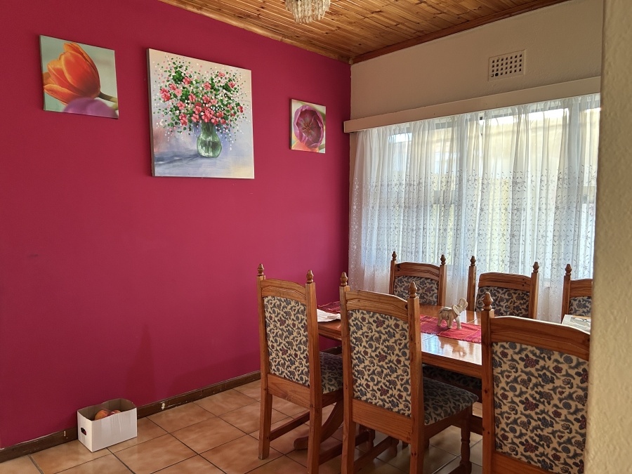 3 Bedroom Property for Sale in Peerless Park West Western Cape